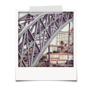 Polaroids com instantâneos sobre o Porto